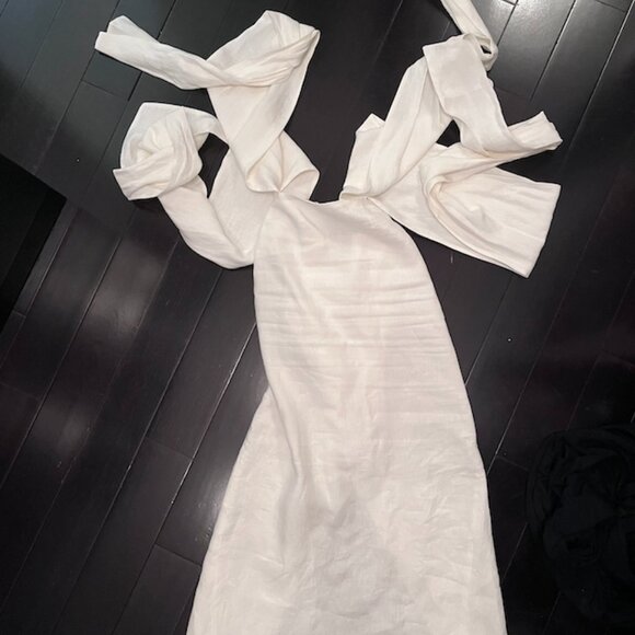 Lya Piece of White Halter Dress in Coconut White Linen - Picture 3 of 6